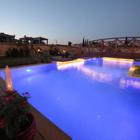 Отель Mandalina 2*